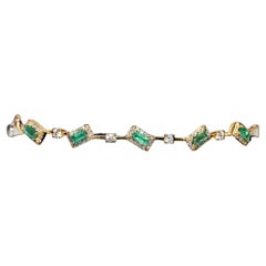 Vintage 18k gold Natural Diamond And Emerald Decorated Bracelet