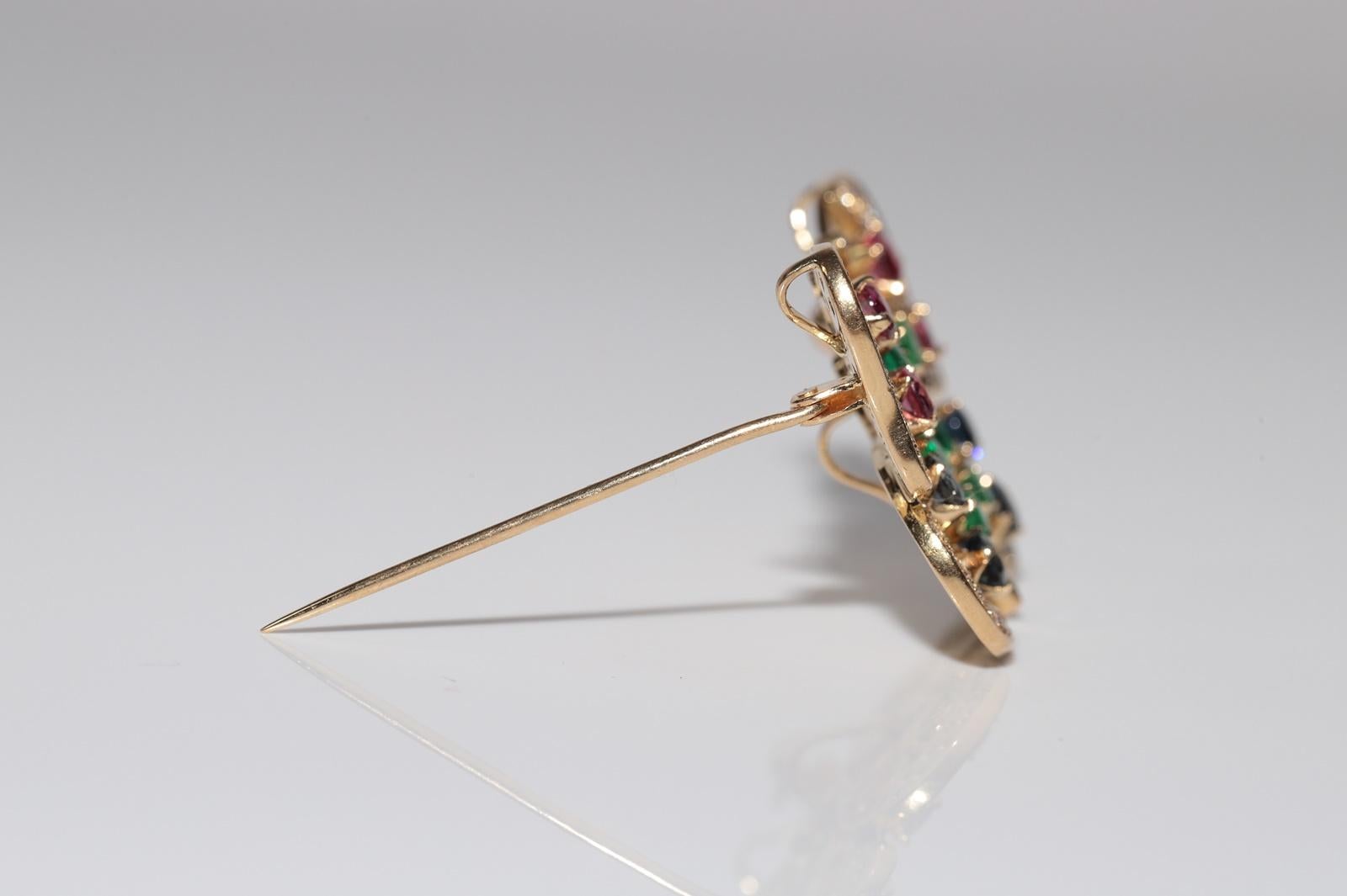 Vintage  18k Gold Natural Diamond And Emerald Ruby Sapphire Butterfly Brooch In Good Condition For Sale In Fatih/İstanbul, 34