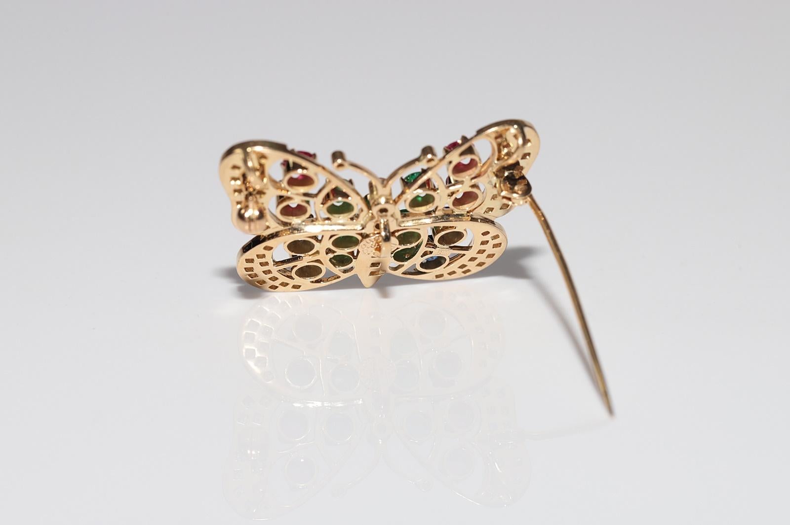 Women's Vintage  18k Gold Natural Diamond And Emerald Ruby Sapphire Butterfly Brooch For Sale