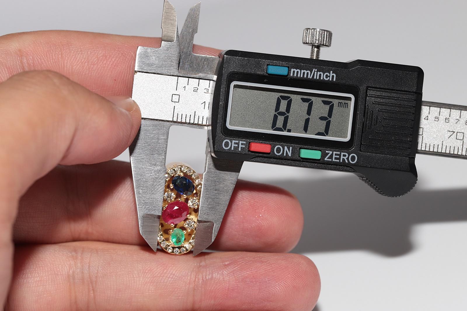 Vintage 18k Gold Natural Diamond And Emerald Sapphire Ruby Ring For Sale 12