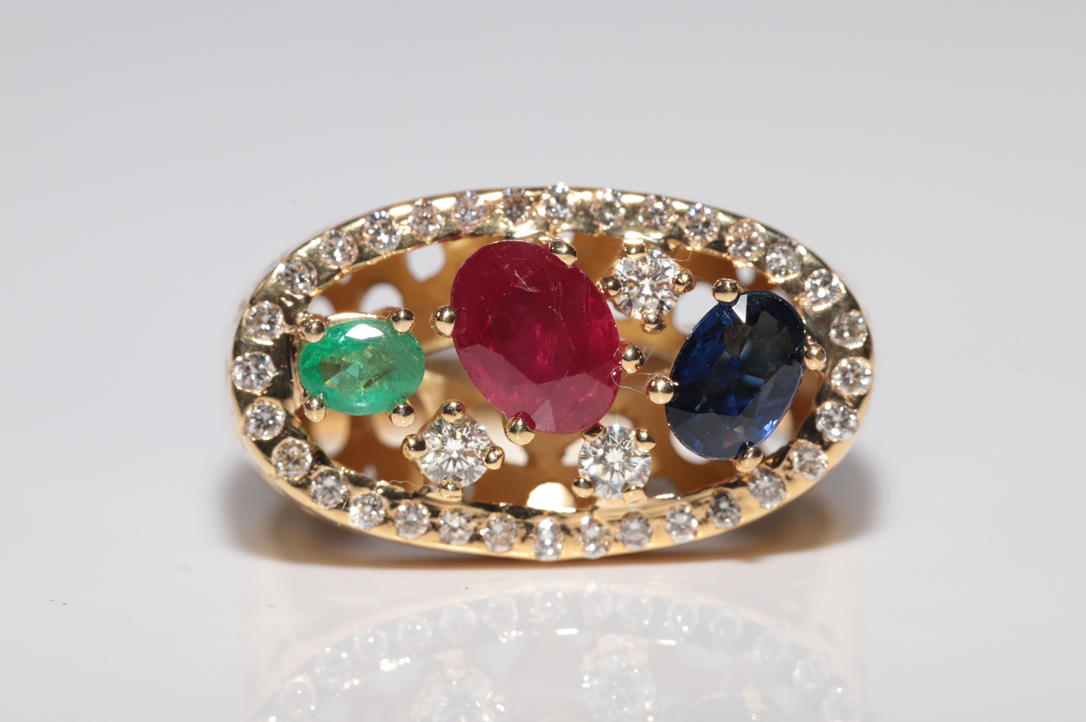 Vintage 18k Gold Natural Diamond And Emerald Sapphire Ruby Ring For Sale 2