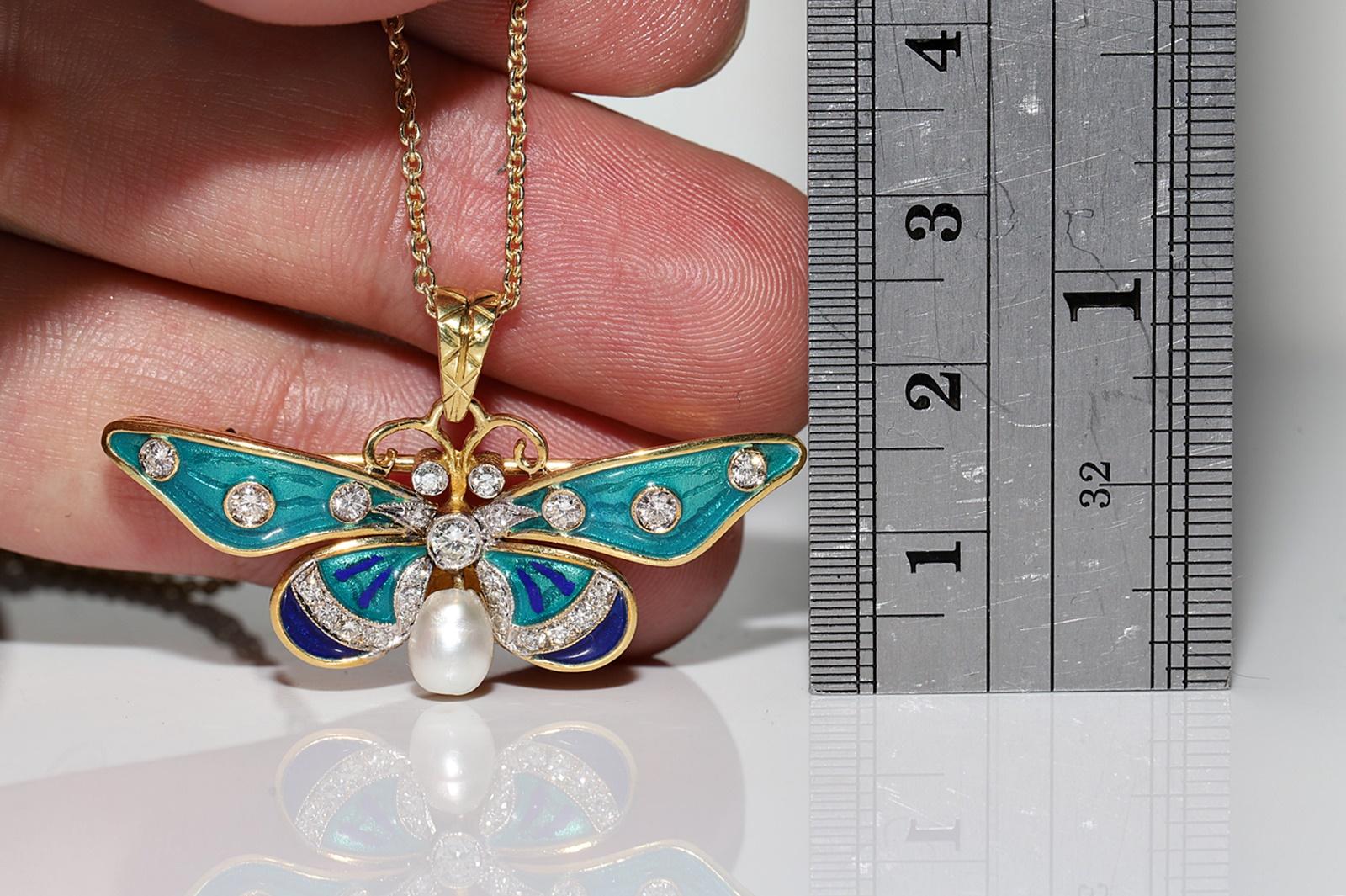 Brilliant Cut Vintage 18k Gold Natural Diamond And Enamel Butterfly Pendant Necklace For Sale