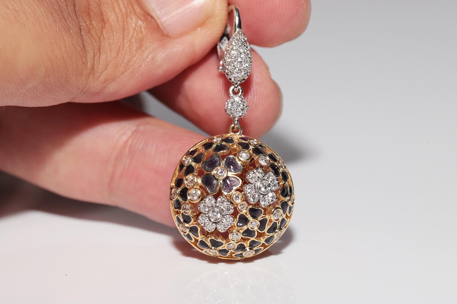Ohrring aus 18 Karat Gold mit natürlichen Diamanten und Emaille im Vintage-Stil mit verzierten Blumen im Angebot 6