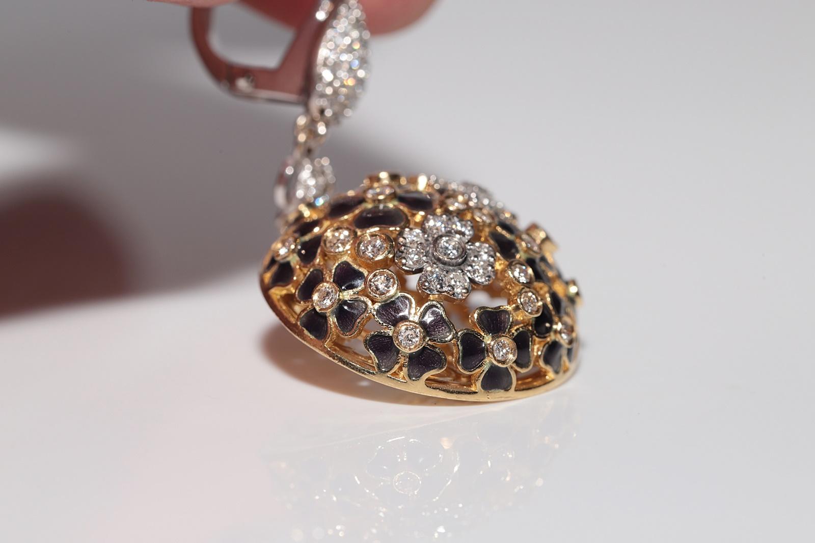 Ohrring aus 18 Karat Gold mit natürlichen Diamanten und Emaille im Vintage-Stil mit verzierten Blumen im Angebot 8