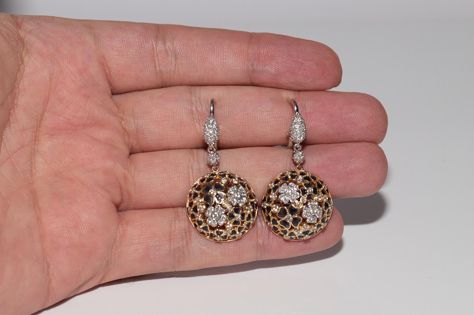 Ohrring aus 18 Karat Gold mit natürlichen Diamanten und Emaille im Vintage-Stil mit verzierten Blumen im Angebot 9