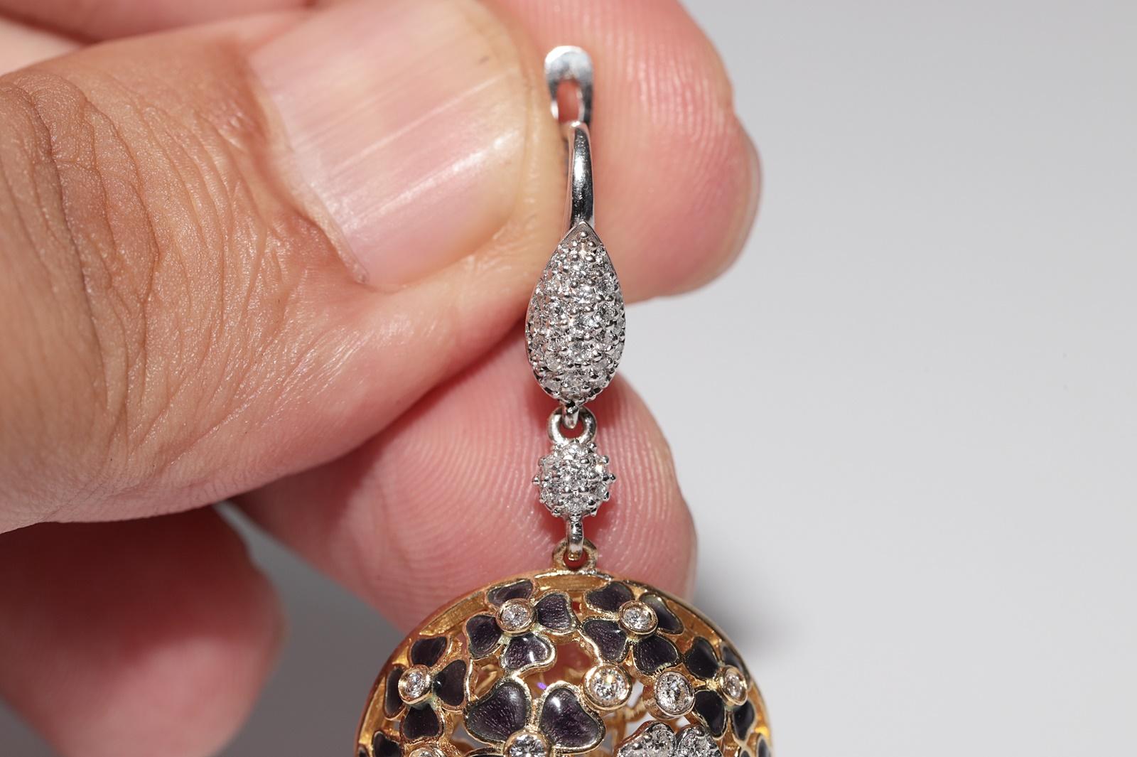 Ohrring aus 18 Karat Gold mit natürlichen Diamanten und Emaille im Vintage-Stil mit verzierten Blumen im Angebot 11