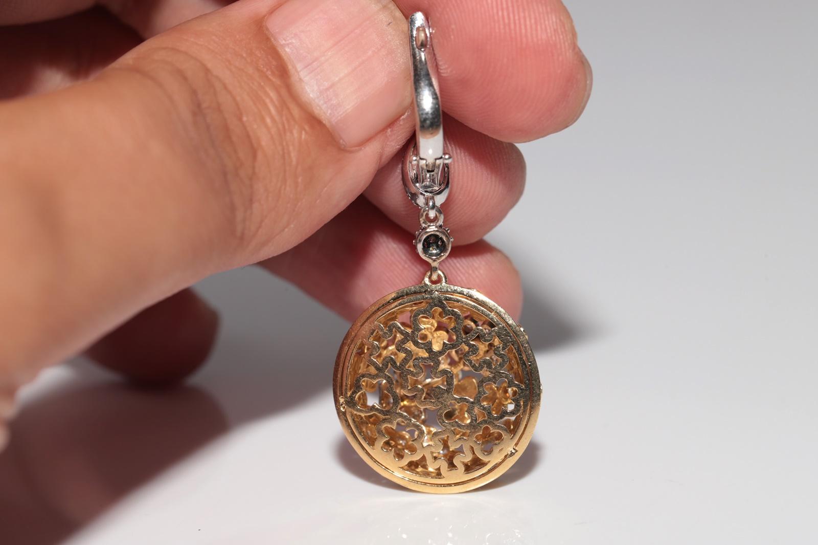 Ohrring aus 18 Karat Gold mit natürlichen Diamanten und Emaille im Vintage-Stil mit verzierten Blumen Damen im Angebot