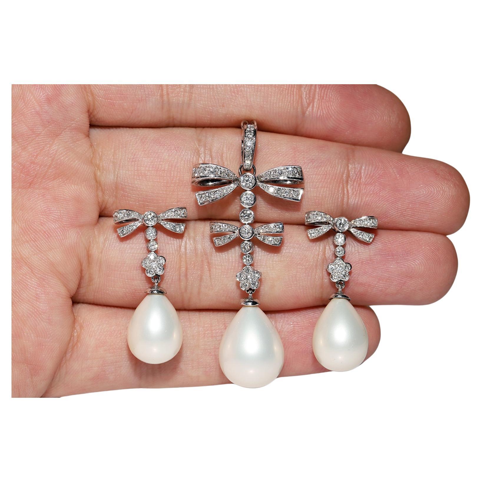 Boucles d'oreilles et pendentif vintage en or 18 carats décorées de diamants naturels et de perles en vente