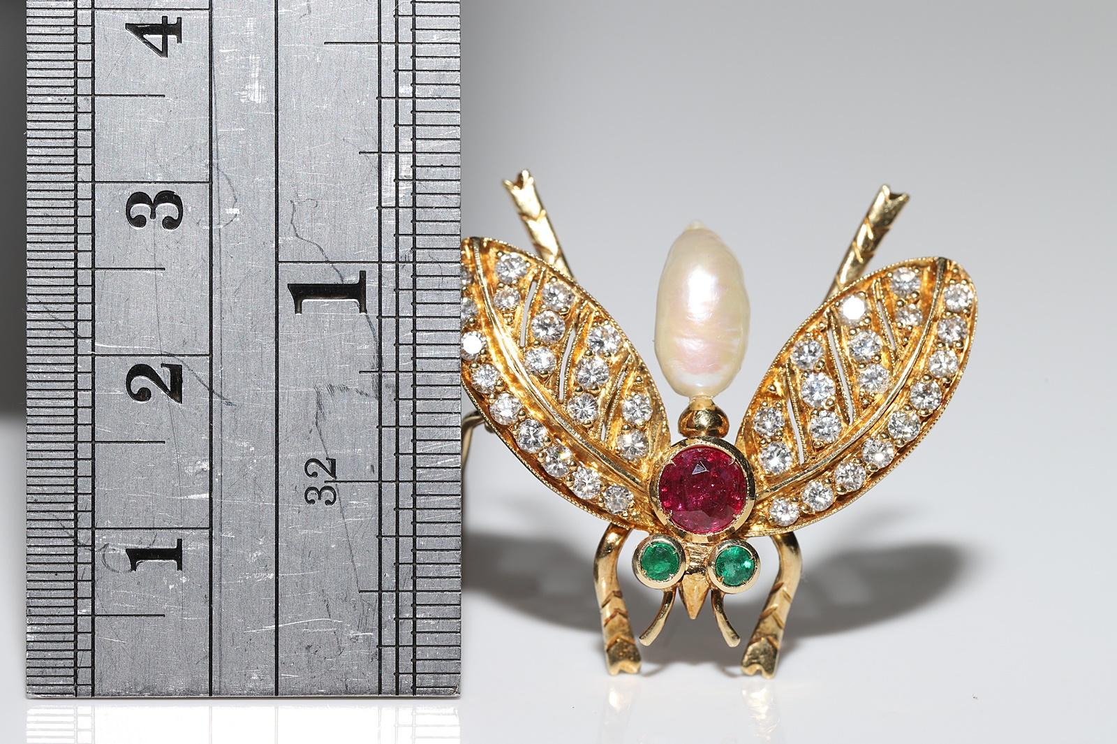 Retro Vintage  18k Gold Natural Diamond And Ruby And Emerald Bee brooch For Sale