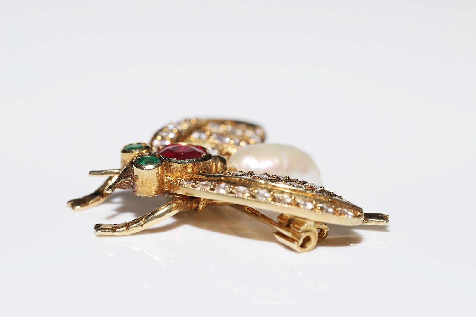 Women's Vintage  18k Gold Natural Diamond And Ruby And Emerald Bee brooch For Sale