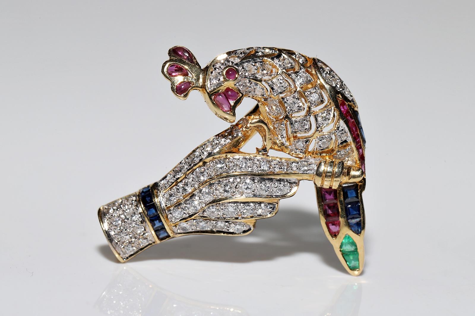 Vintage 18k Gold Natural Diamond And Ruby And Emerald Sapphire Bird Brooch For Sale 1