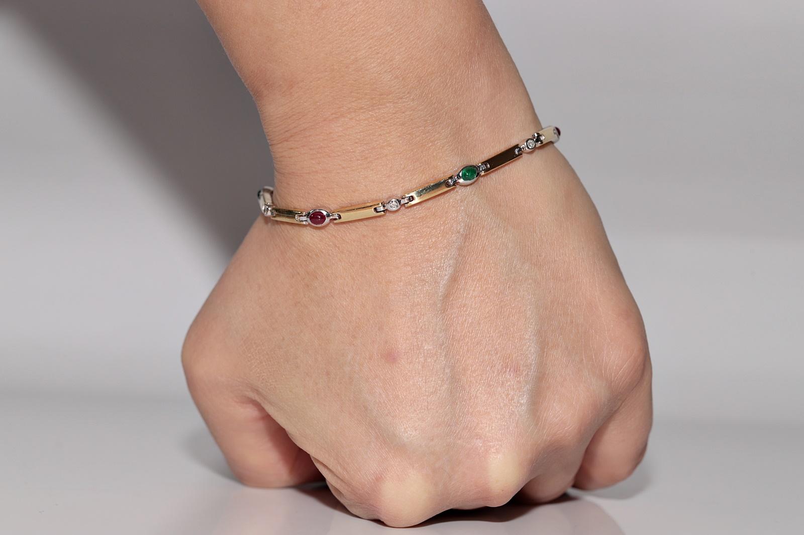 Armband aus 18 Karat Gold mit natürlichem Diamanten, Rubinen, Saphiren und Smaragden im Angebot 10
