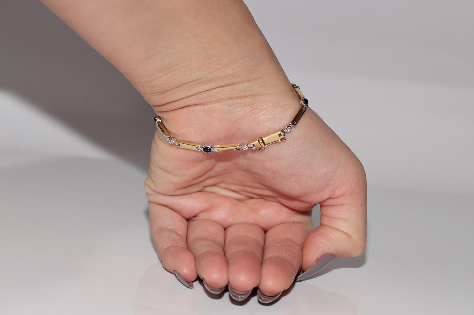 Armband aus 18 Karat Gold mit natürlichem Diamanten, Rubinen, Saphiren und Smaragden im Angebot 13