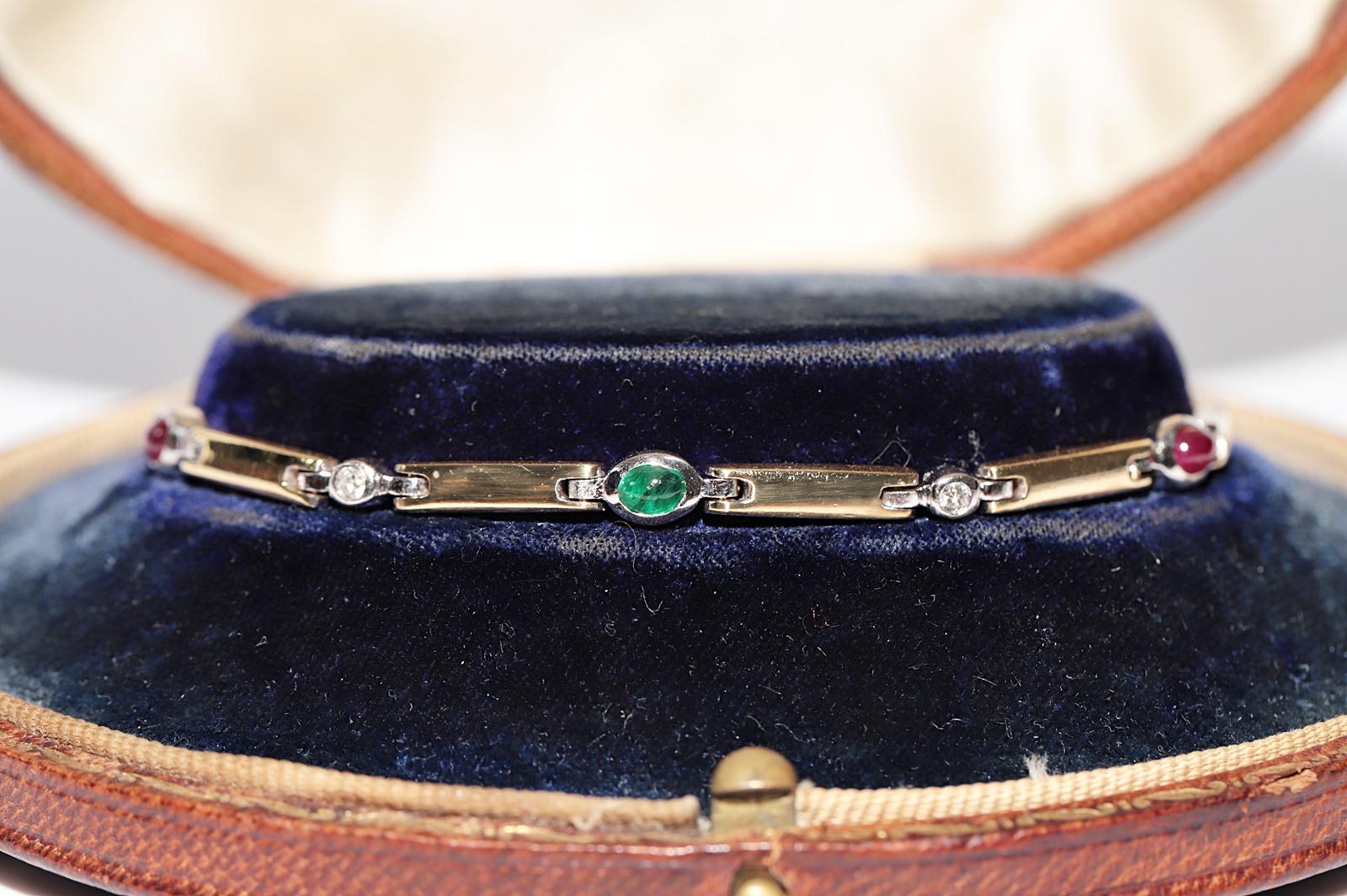 Armband aus 18 Karat Gold mit natürlichem Diamanten, Rubinen, Saphiren und Smaragden (Retro) im Angebot