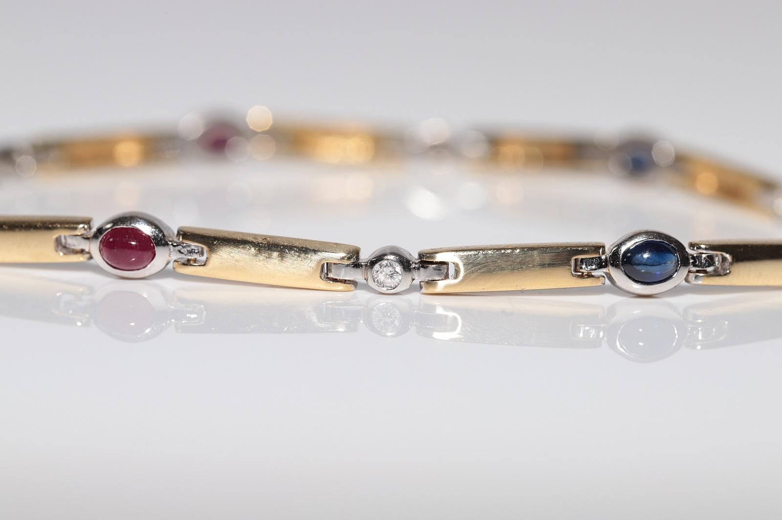 Armband aus 18 Karat Gold mit natürlichem Diamanten, Rubinen, Saphiren und Smaragden im Angebot 1