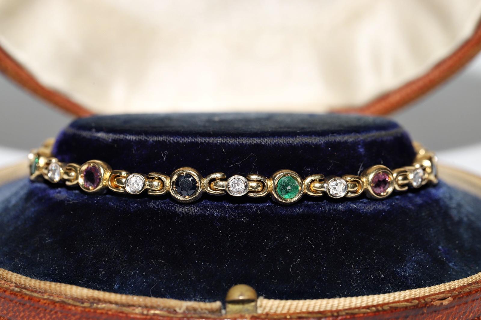 Vintage  18k Gold Natural Diamond And Sapphire And Ruby Emerald Bracelet In Good Condition For Sale In Fatih/İstanbul, 34