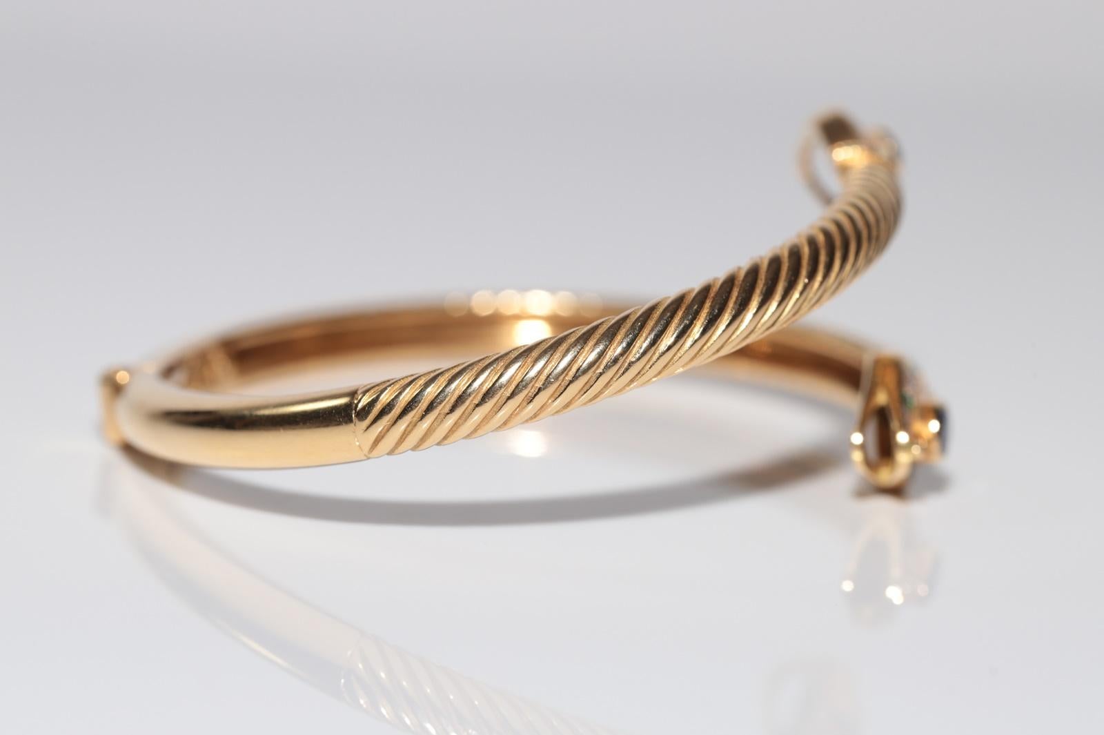 Retro Vintage 18k Gold Natural Diamond And Sapphire Emerald Bangle Snake Bracelet For Sale