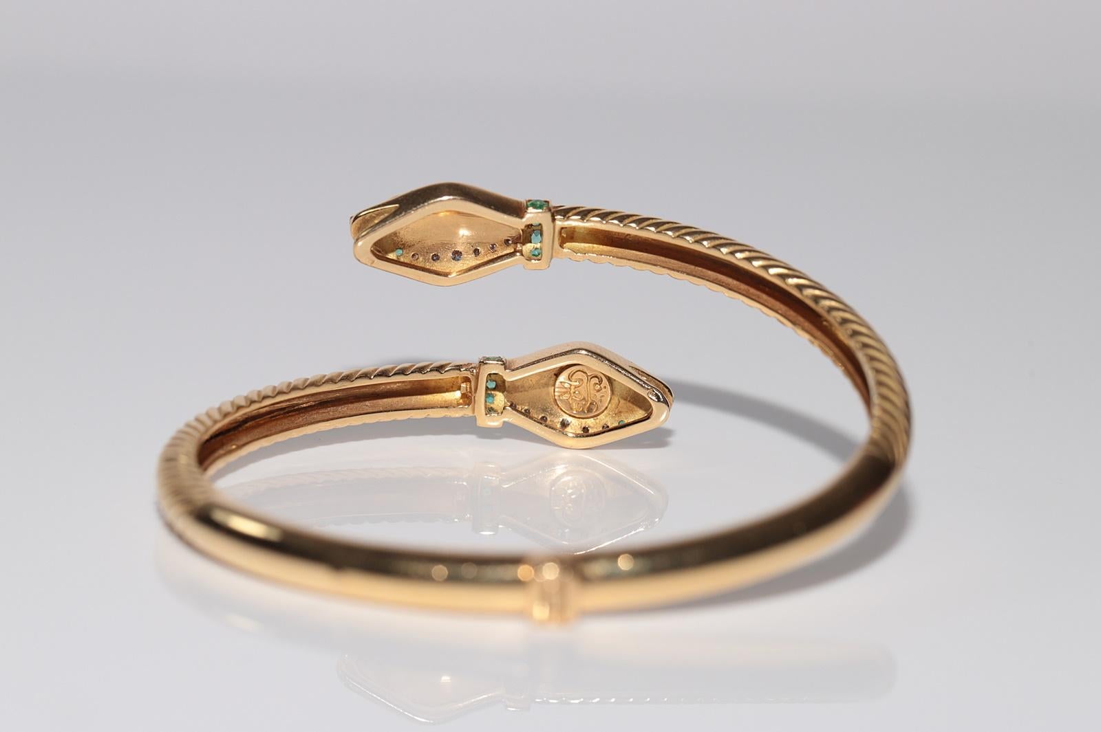 Brilliant Cut Vintage 18k Gold Natural Diamond And Sapphire Emerald Bangle Snake Bracelet For Sale