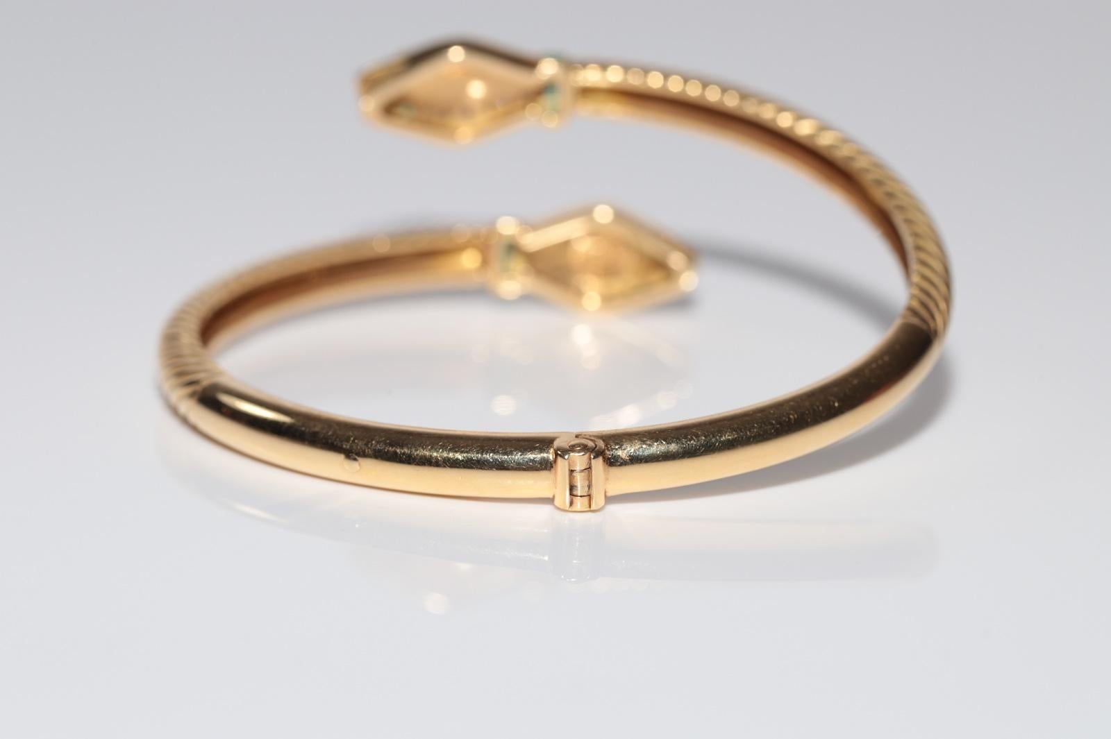 Vintage 18k Gold Natural Diamond And Sapphire Emerald Bangle Snake Bracelet In Good Condition For Sale In Fatih/İstanbul, 34