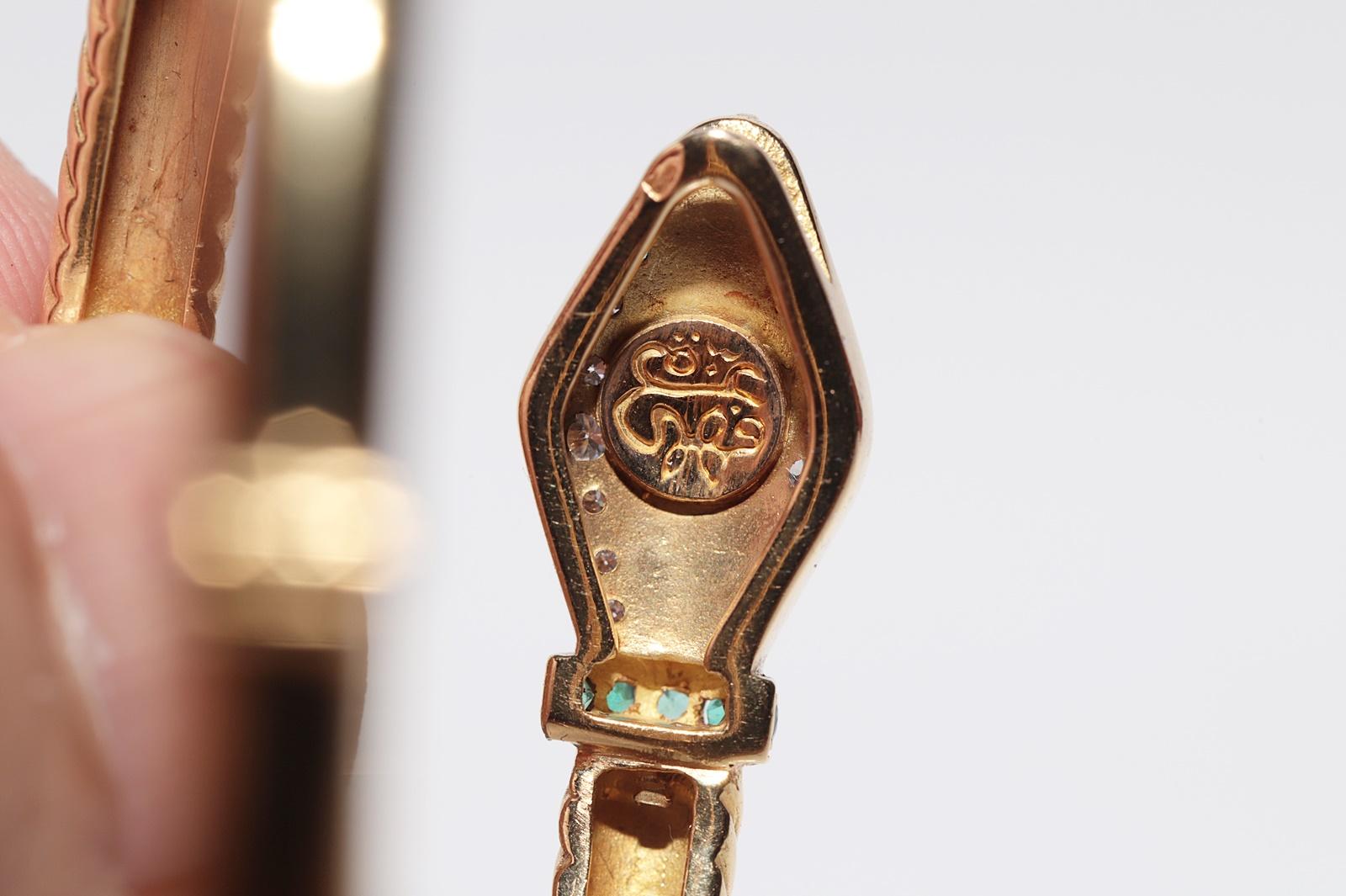 Vintage 18k Gold Natural Diamond And Sapphire Emerald Bangle Snake Bracelet For Sale 2