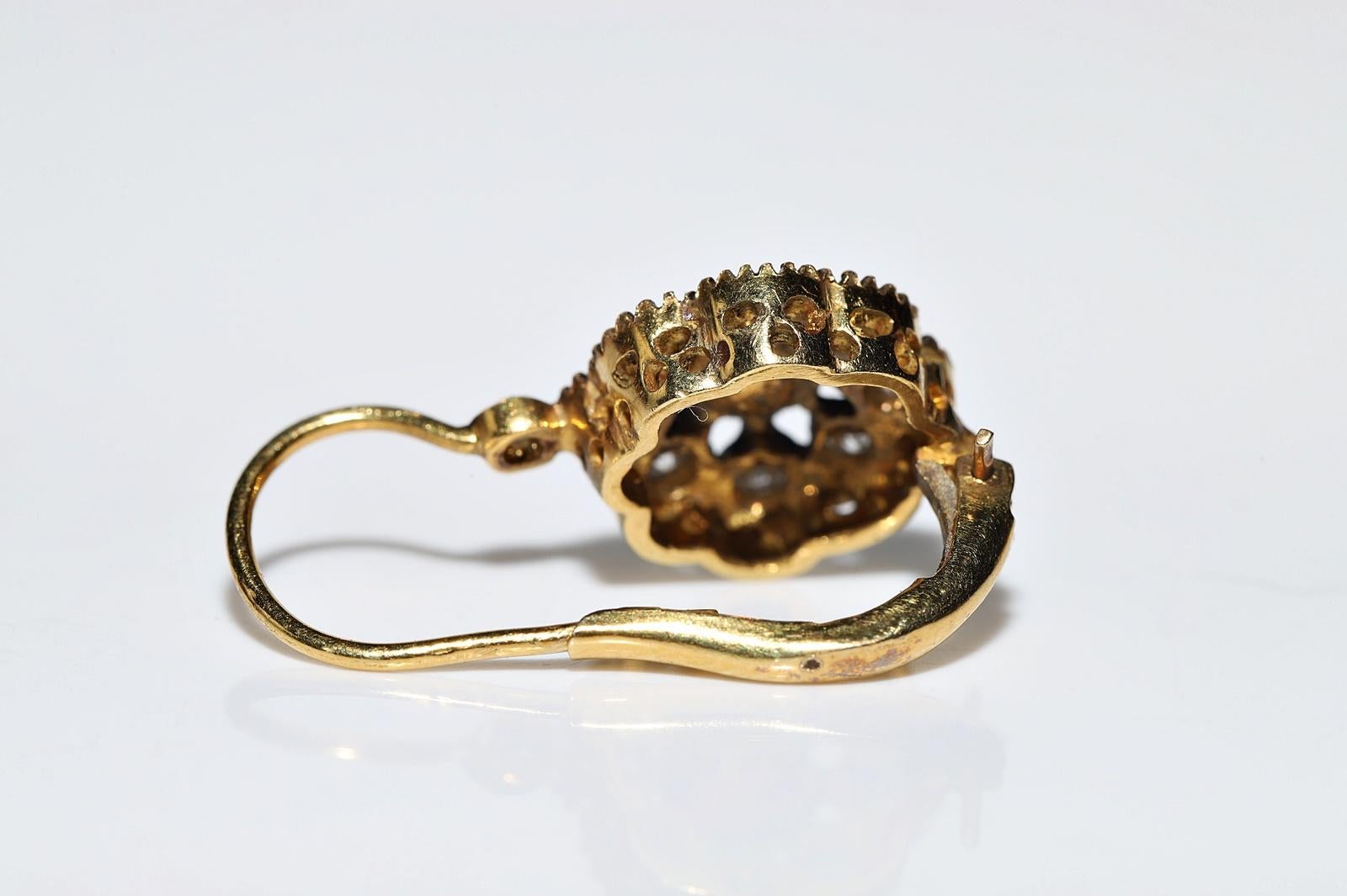18 Karat Gold Natürlicher Diamant-Cocktail-Ohrring mit Dekoration  Damen im Angebot