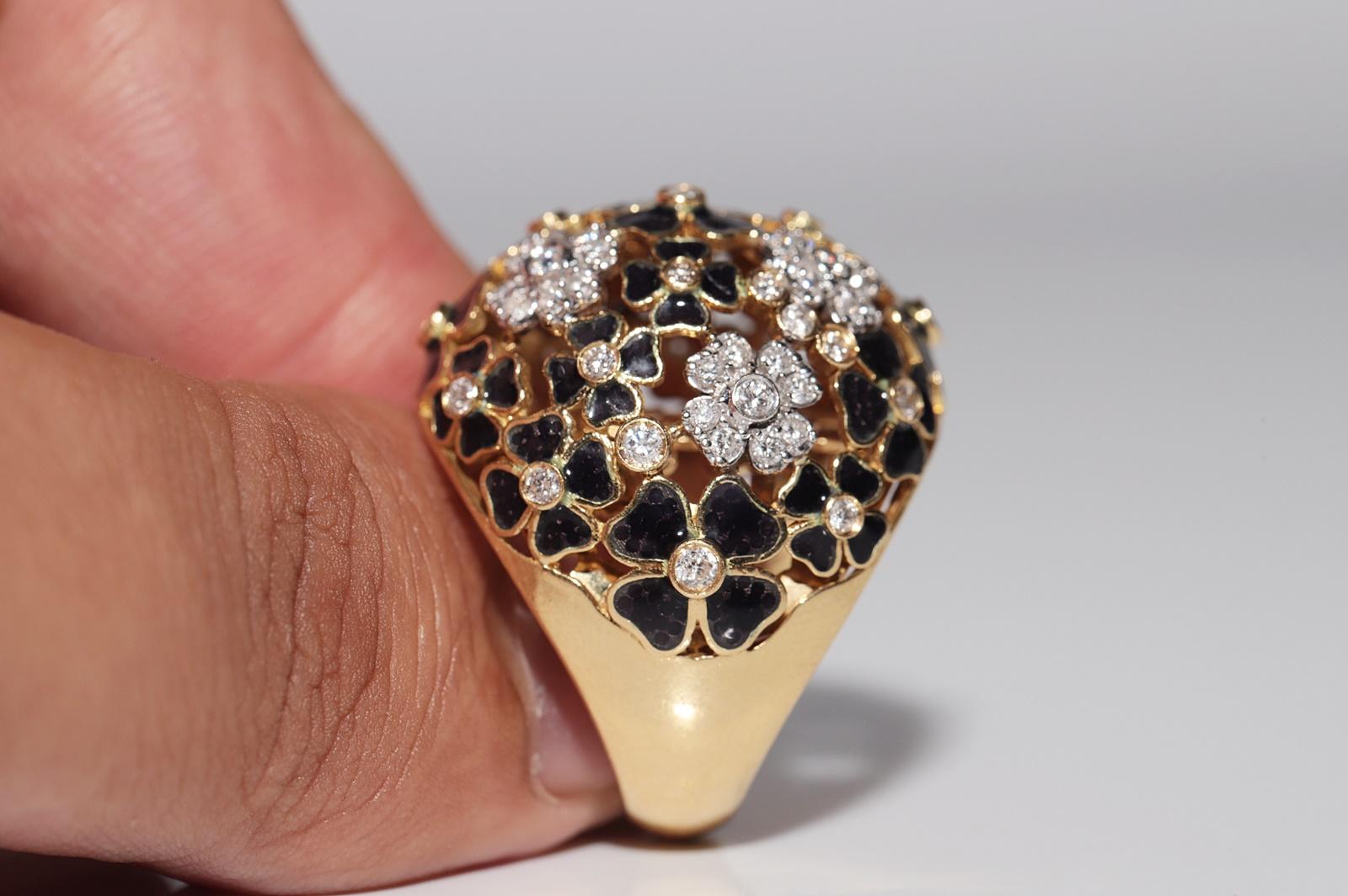 Vintage 18k Gold Natural Diamond Decorated Flowers Enamel Ring For Sale 6