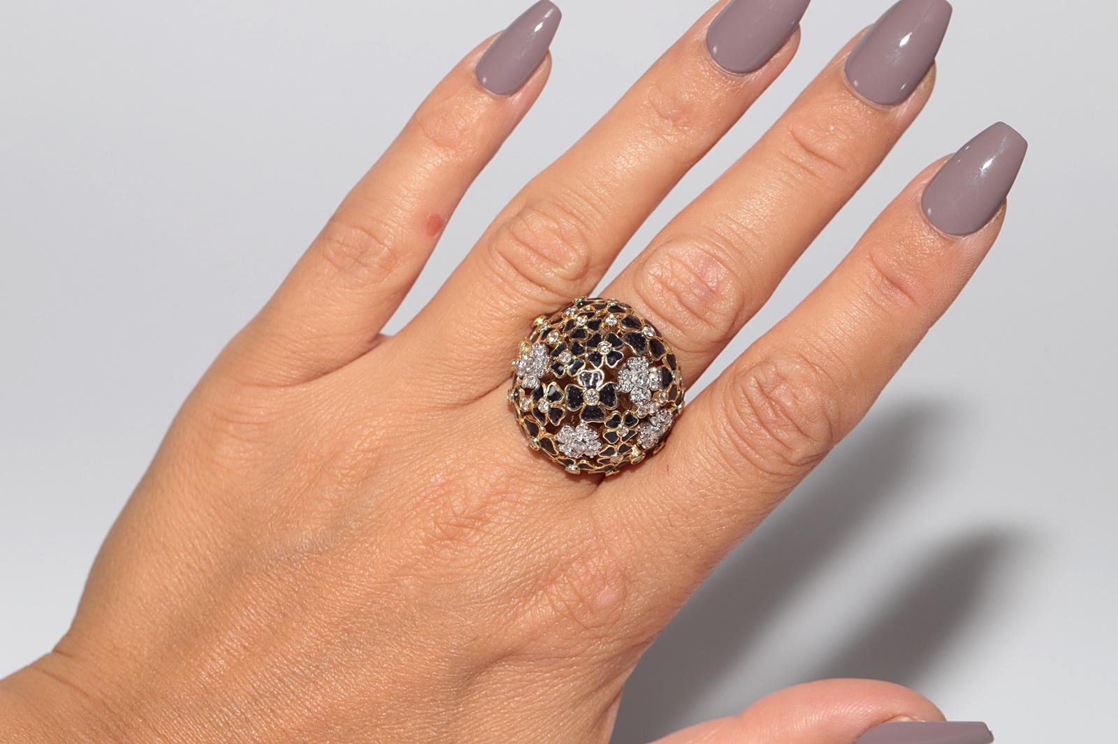 Retro Vintage 18k Gold Natural Diamond Decorated Flowers Enamel Ring For Sale