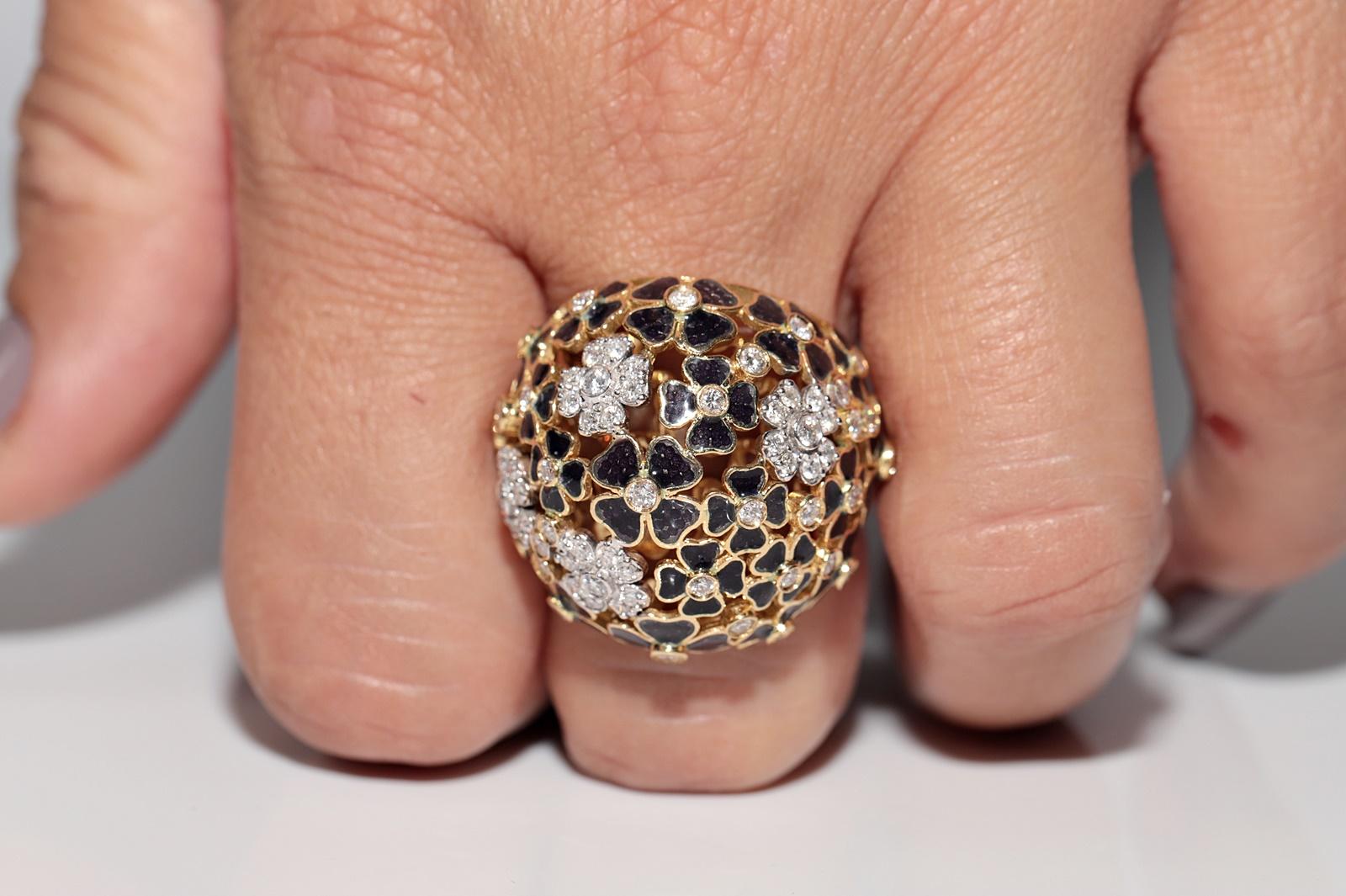 Women's Vintage 18k Gold Natural Diamond Decorated Flowers Enamel Ring For Sale