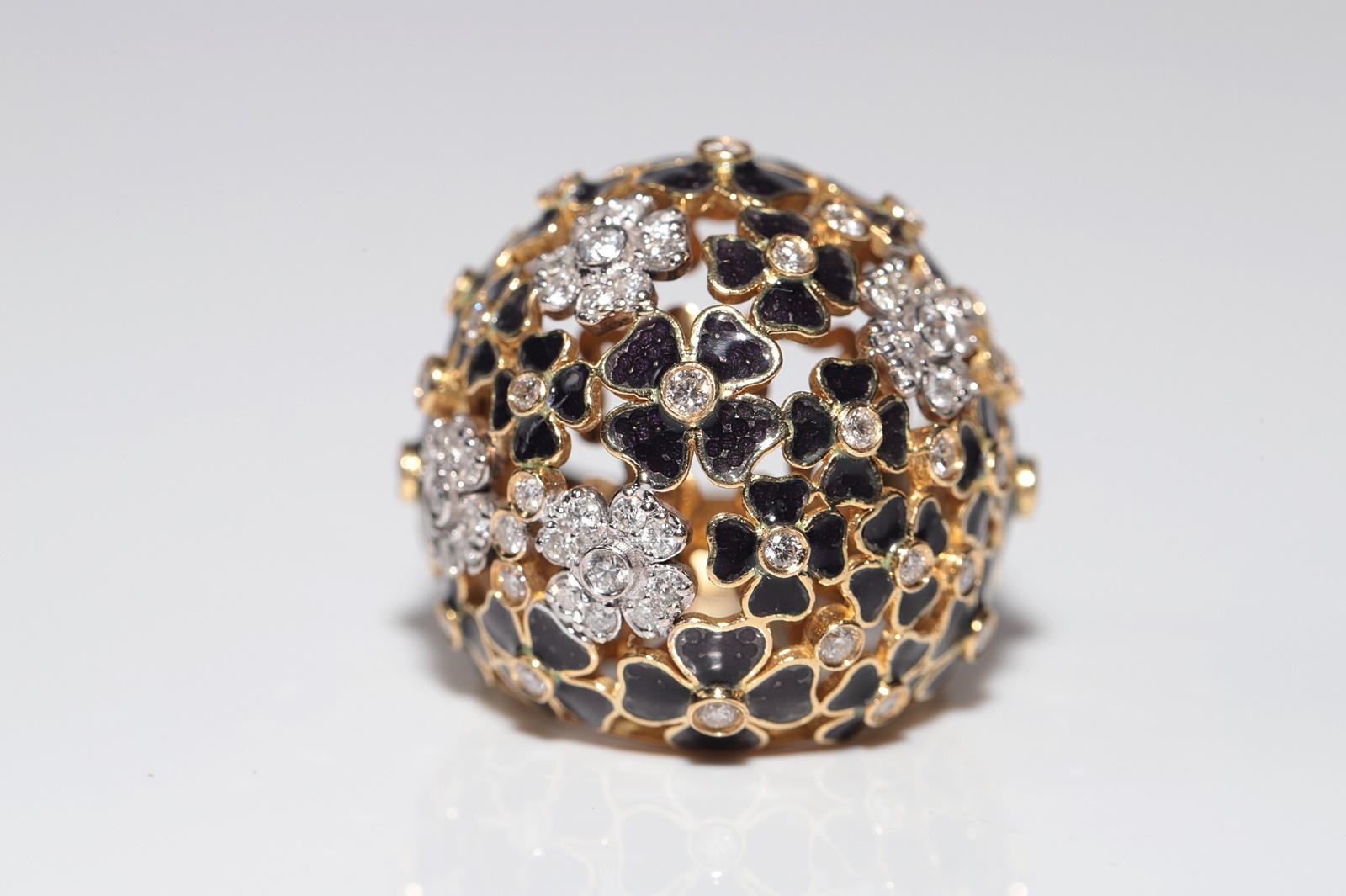 Vintage 18k Gold Natural Diamond Decorated Flowers Enamel Ring For Sale 2