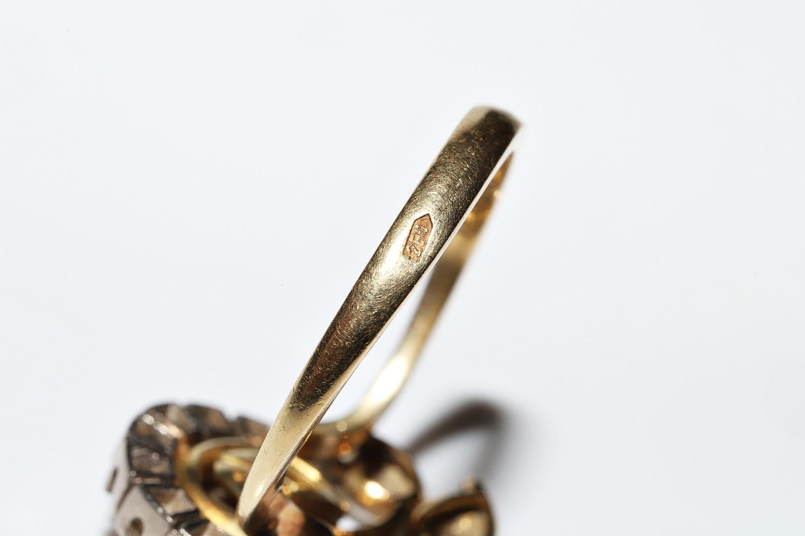 Anello d'epoca in oro 18 carati con diamanti naturali e fiori decorati in vendita 6