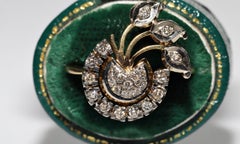 Vintage 18k Gold Natural Diamond Decorated Flowers Style Ring
