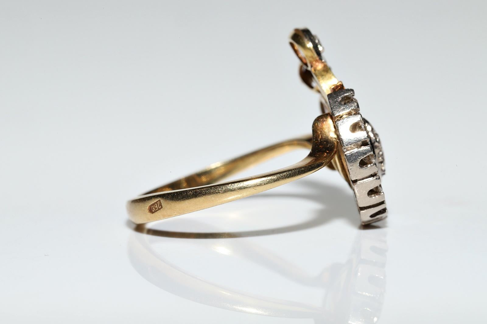 Anello d'epoca in oro 18 carati con diamanti naturali e fiori decorati in vendita 1