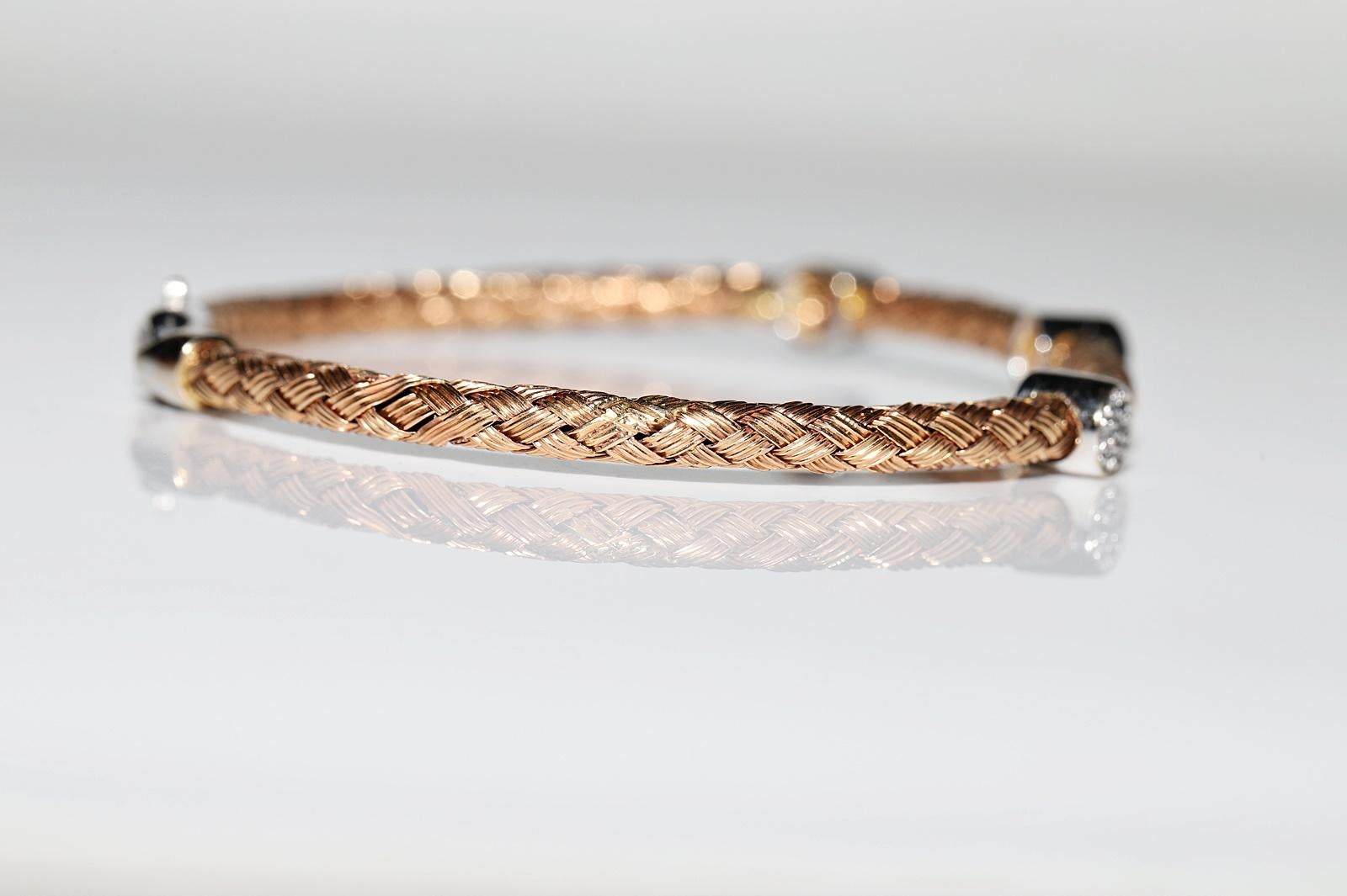 Vintage 18k Gold Natural Diamond Decorated Pretty Bracelet  For Sale 4