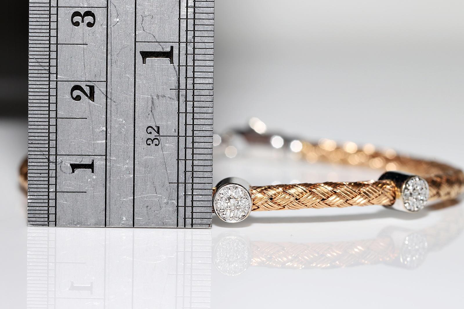 Vintage 18k Gold Natural Diamond Decorated Pretty Bracelet  For Sale 5