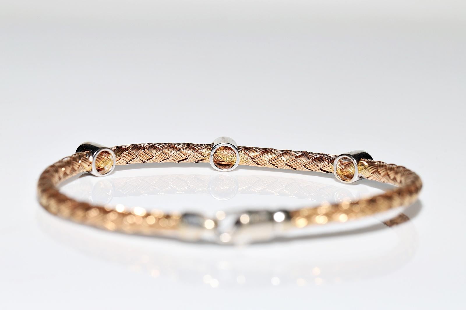 Vintage 18k Gold Natural Diamond Decorated Pretty Bracelet  For Sale 2