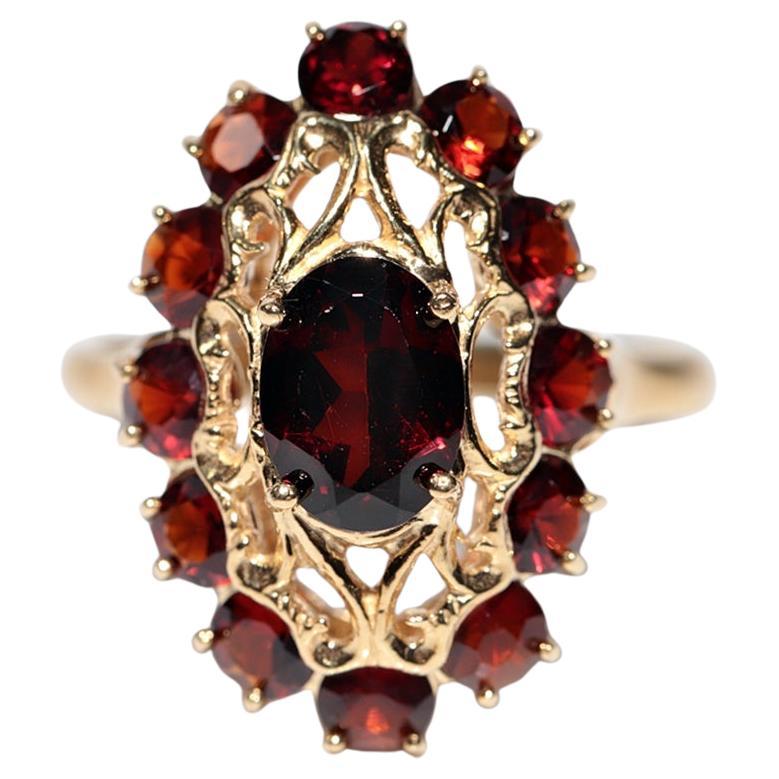 Vintage 18k Gold Natural Garnet Decorated Ring For Sale