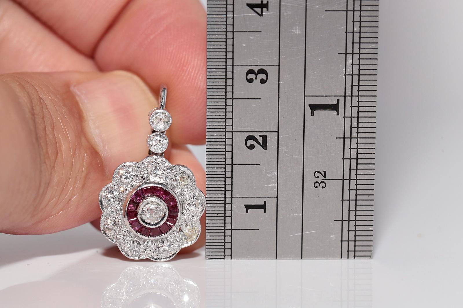 Ohrring aus 18 Karat Gold mit natürlichem Diamanten im Altschliff und Rubin im Kaliberschliff im Angebot 8