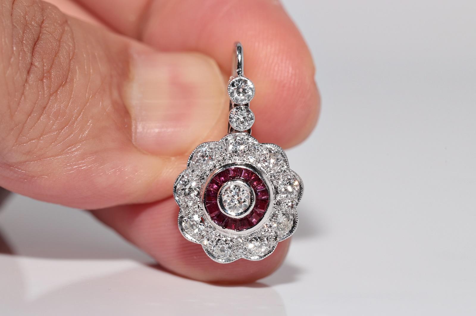 Ohrring aus 18 Karat Gold mit natürlichem Diamanten im Altschliff und Rubin im Kaliberschliff im Angebot 1