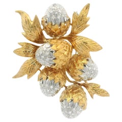 Vintage 18k Gold Old Single Cut Diamond Textured Detailed Acorn Pin Brooch