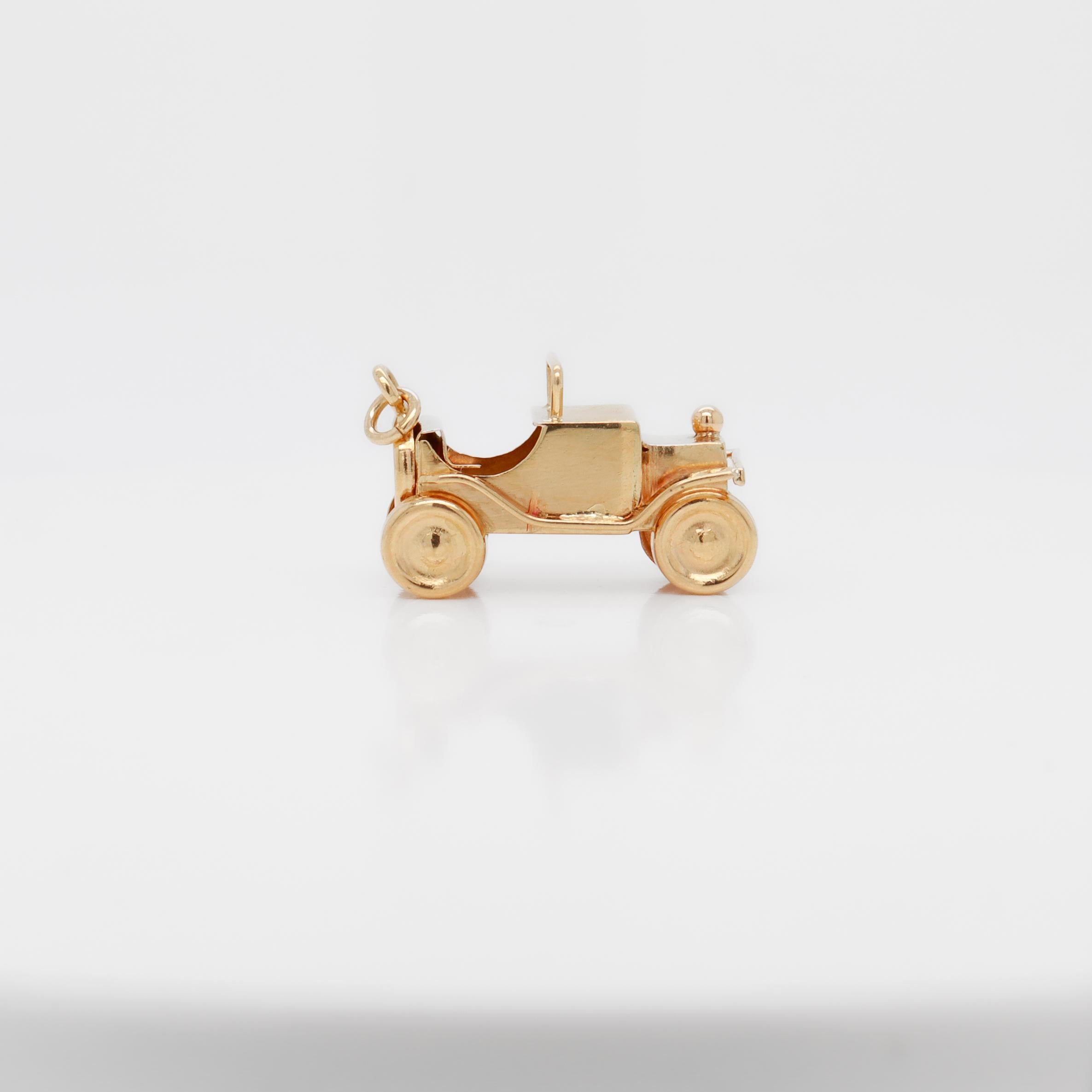 Breloque ancienne voiture ou automobile en or 18 carats pour bracelet en vente 7