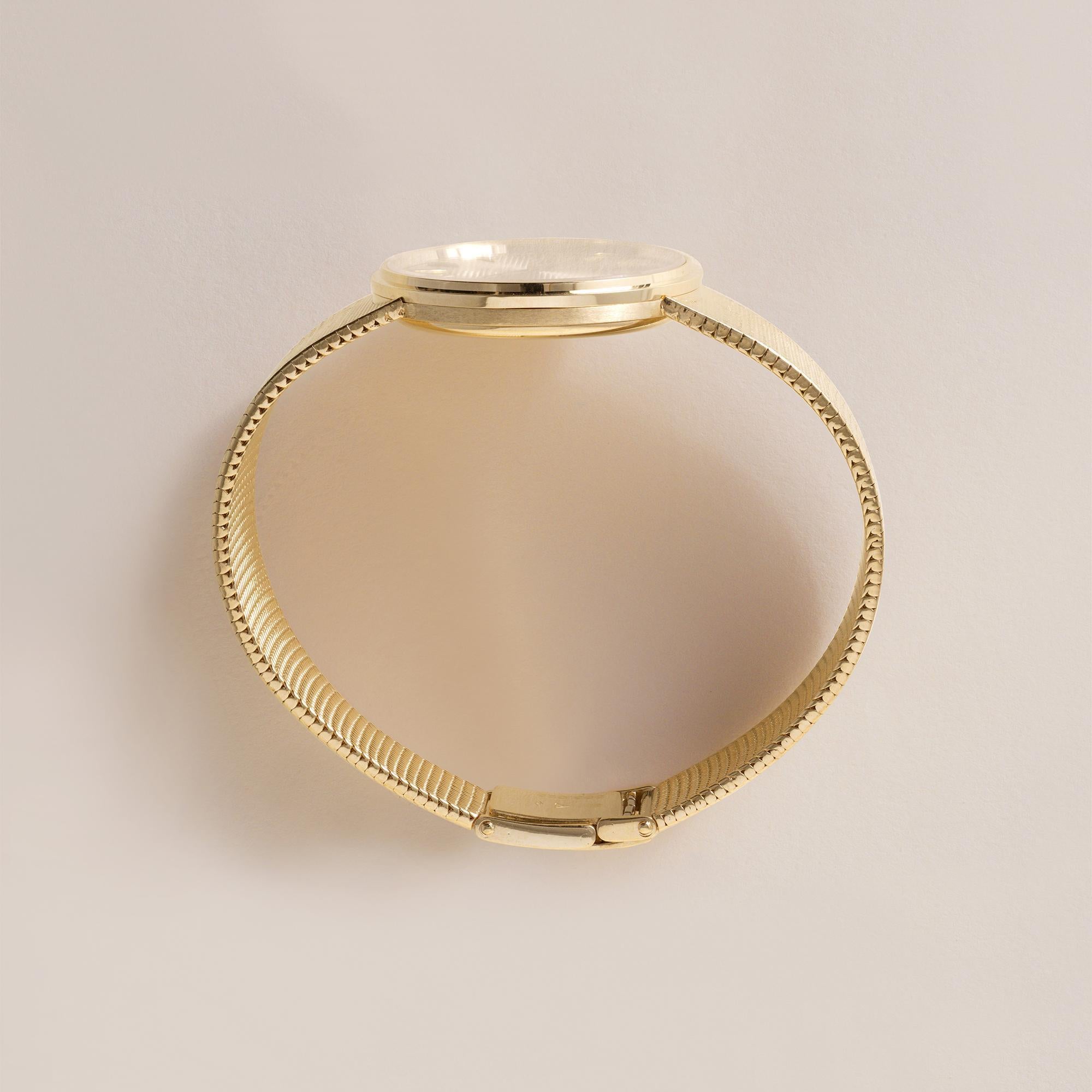 Orologio cronometro Omega Constellation d'epoca in oro 18 carati In condizioni ottime in vendita a Los Angeles, CA