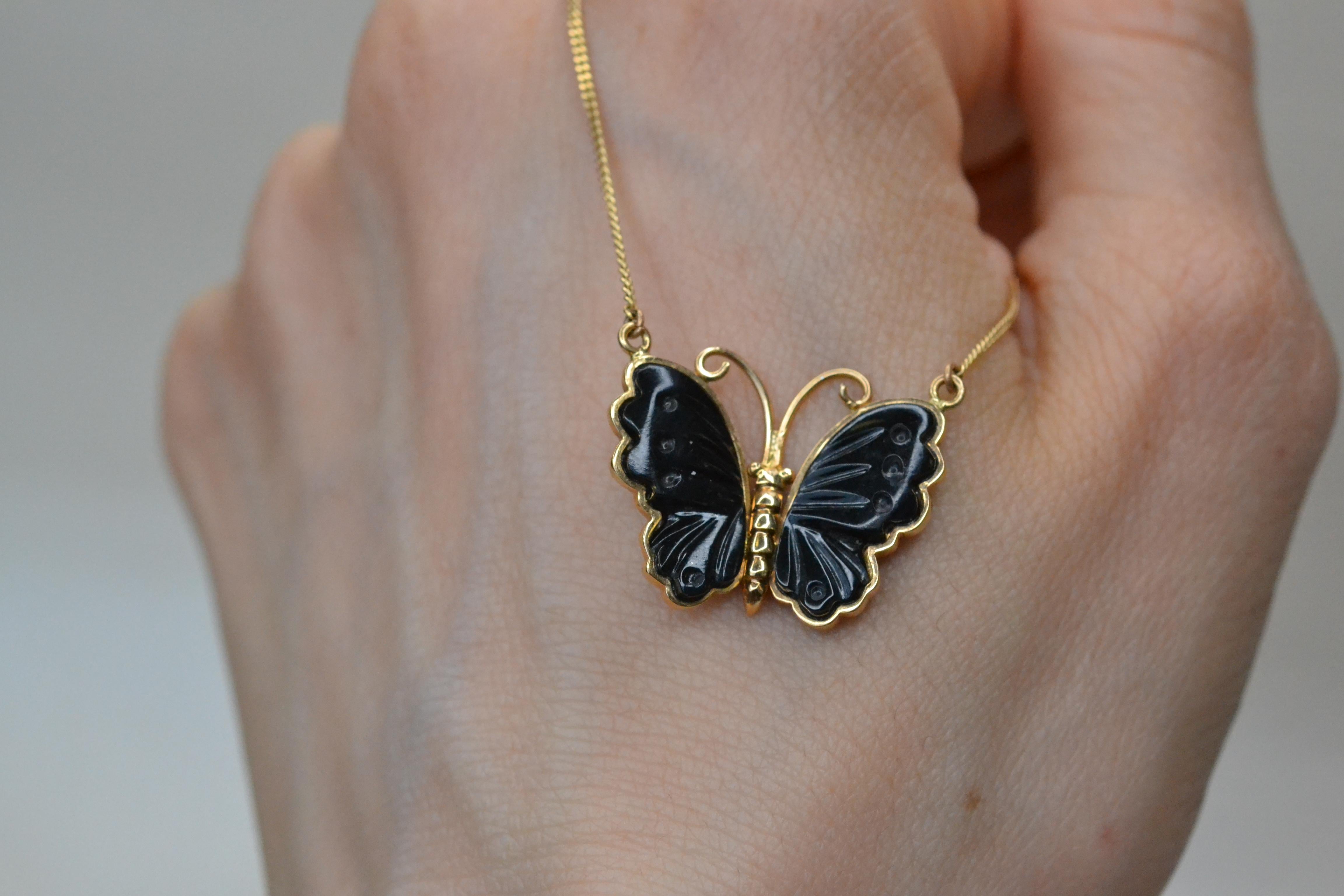 Revival Collier papillon vintage en or 18 carats et onyx, unique en son genre en vente