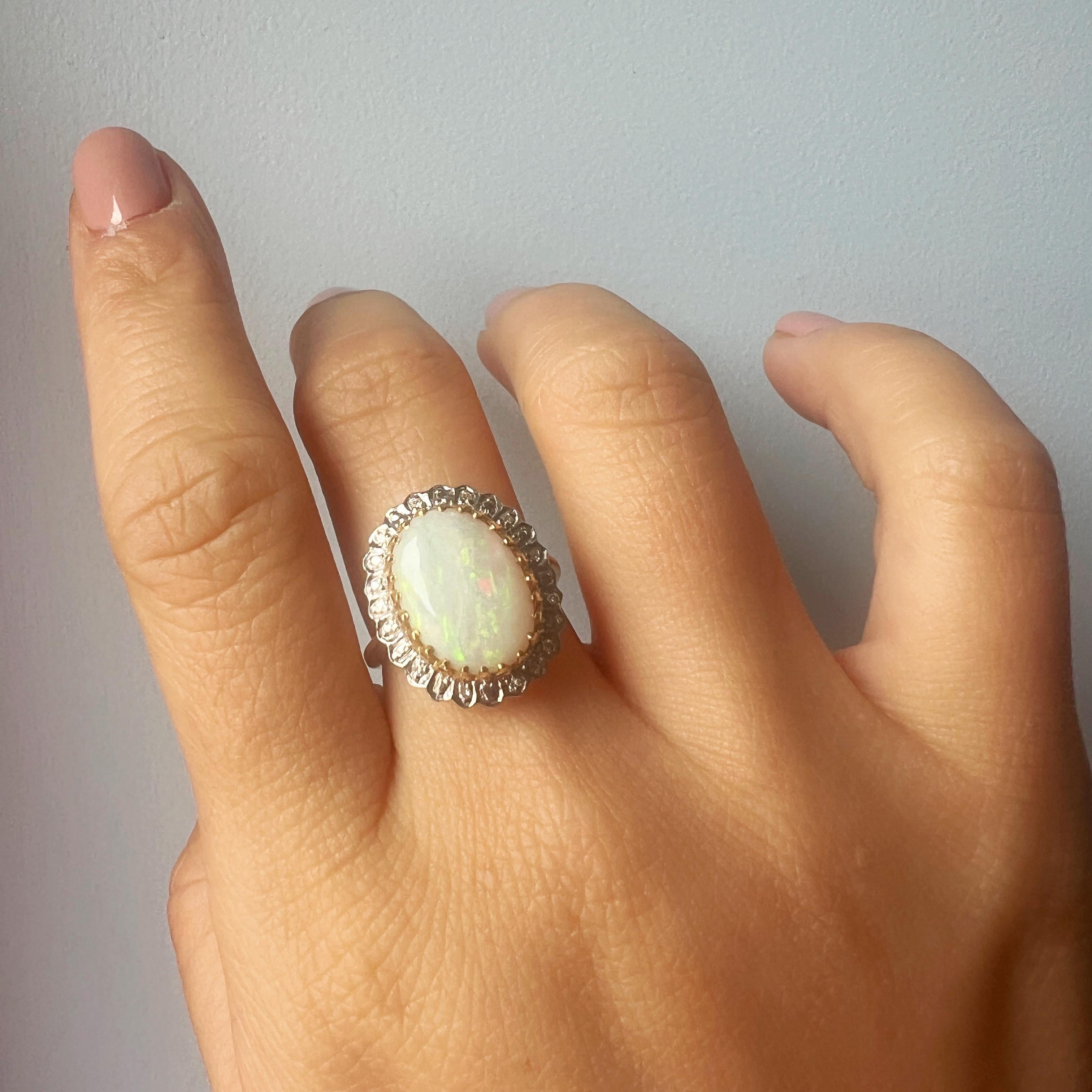 Vintage 18K gold opal diamond halo cocktail ring For Sale 1
