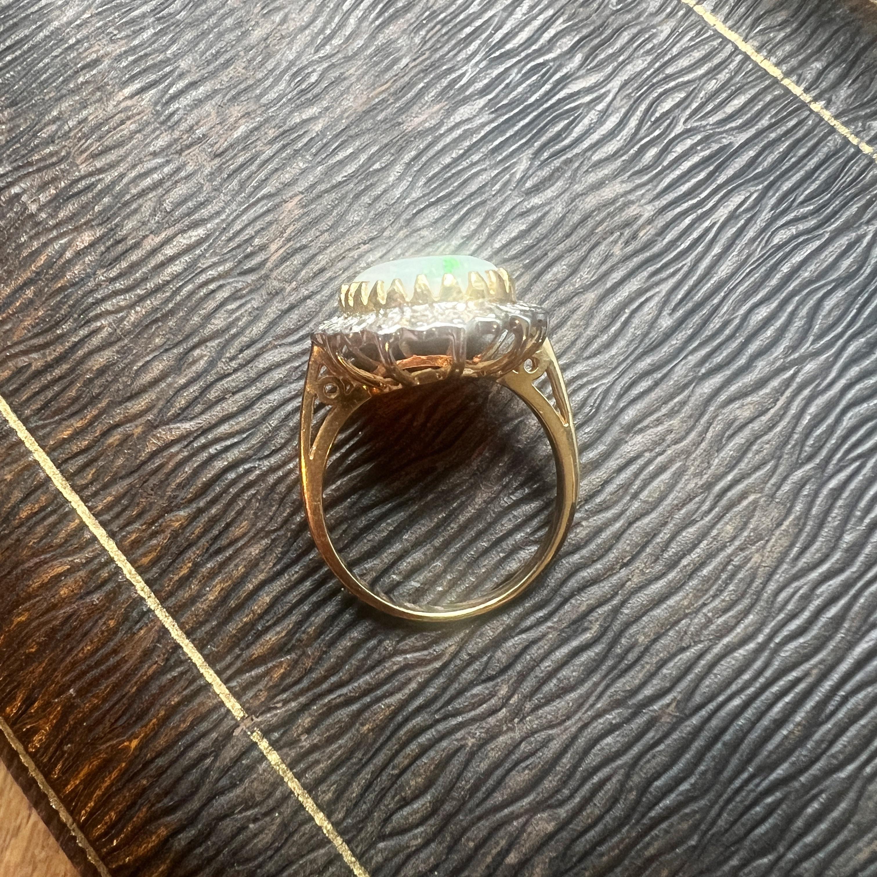 Vintage 18K gold opal diamond halo cocktail ring For Sale 2