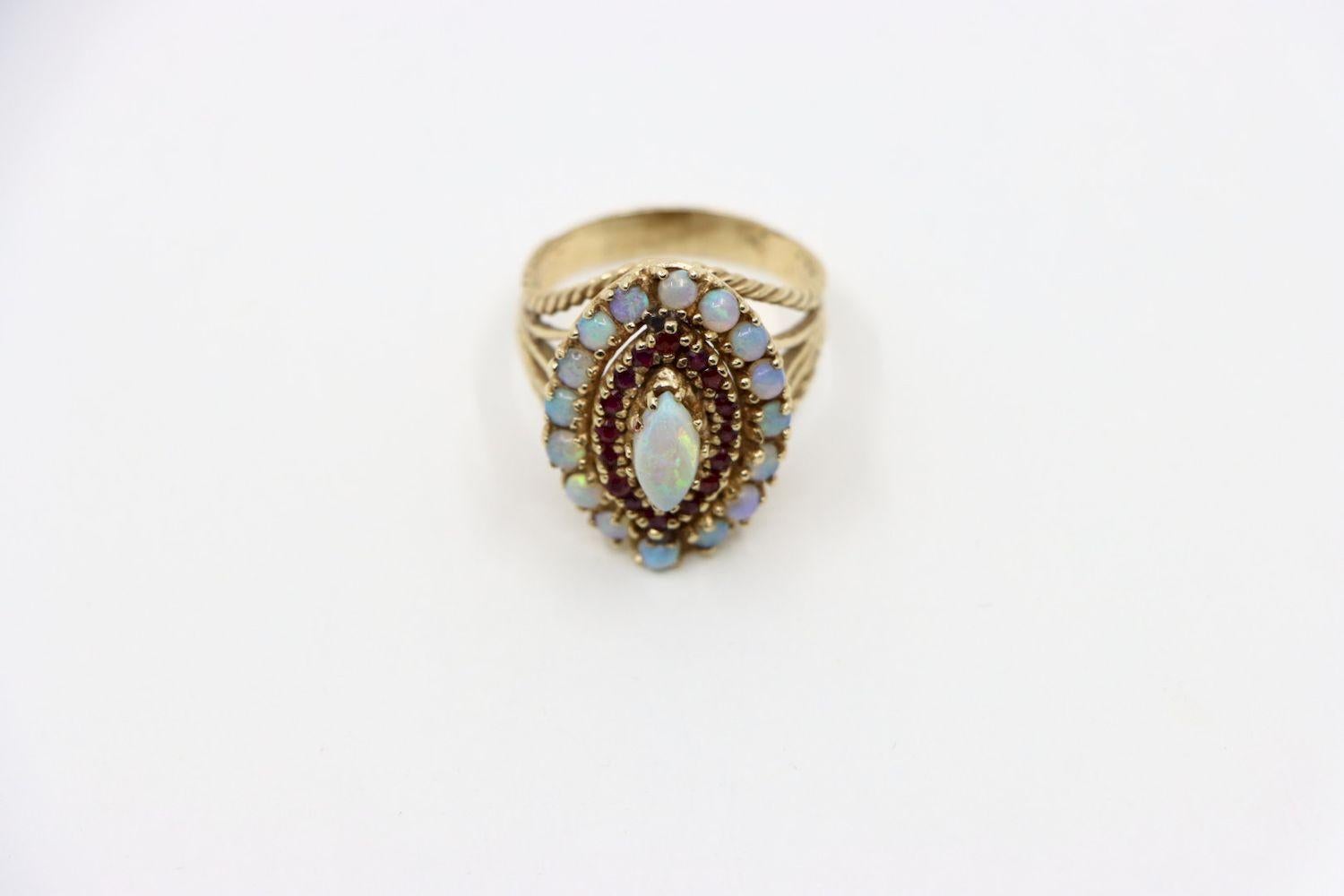 Vintage 18K Gold Opal Ruby Ring In Good Condition In Flushing, NY