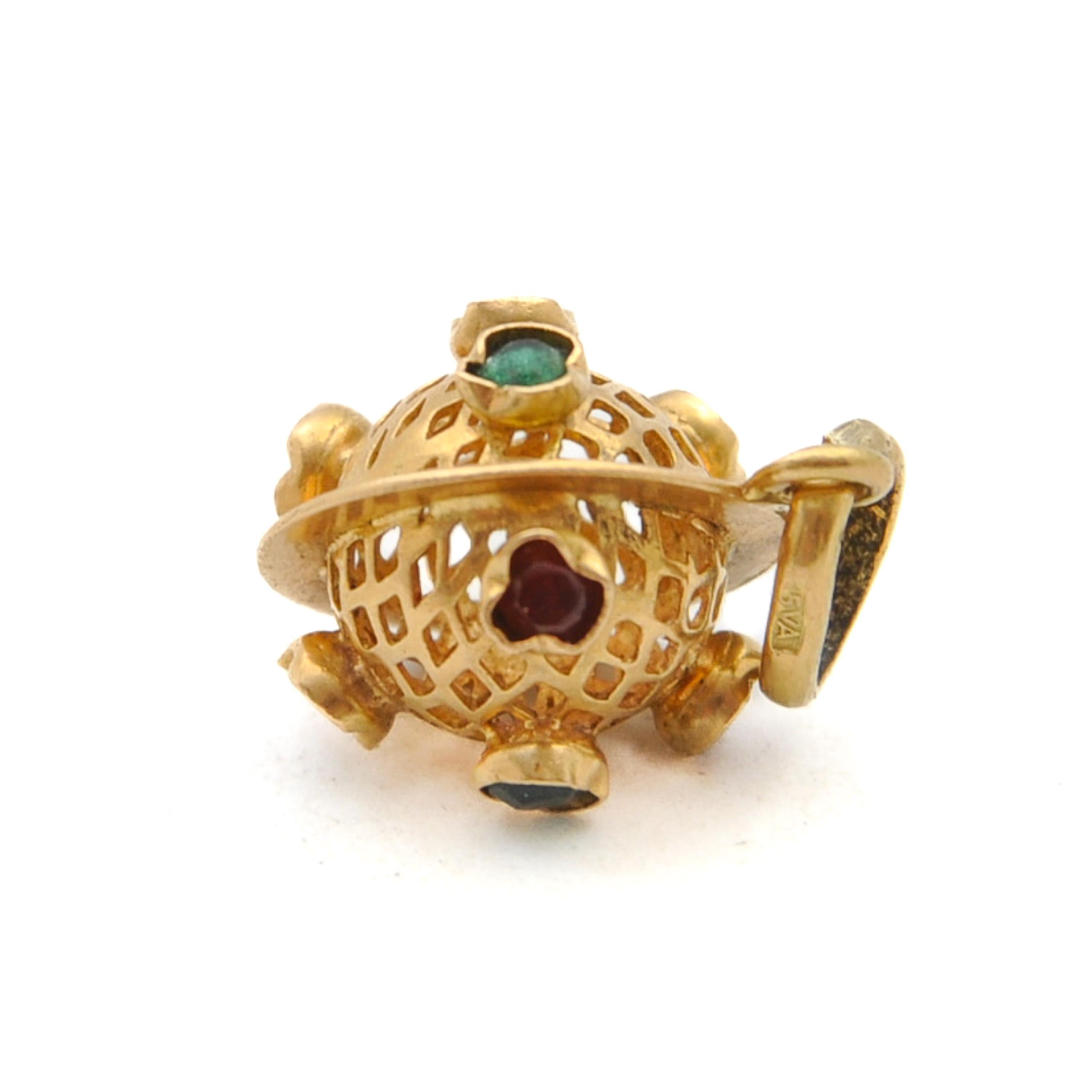 Ciondolo Charm con pietre preziose in oro 18 carati d'epoca in vendita 2