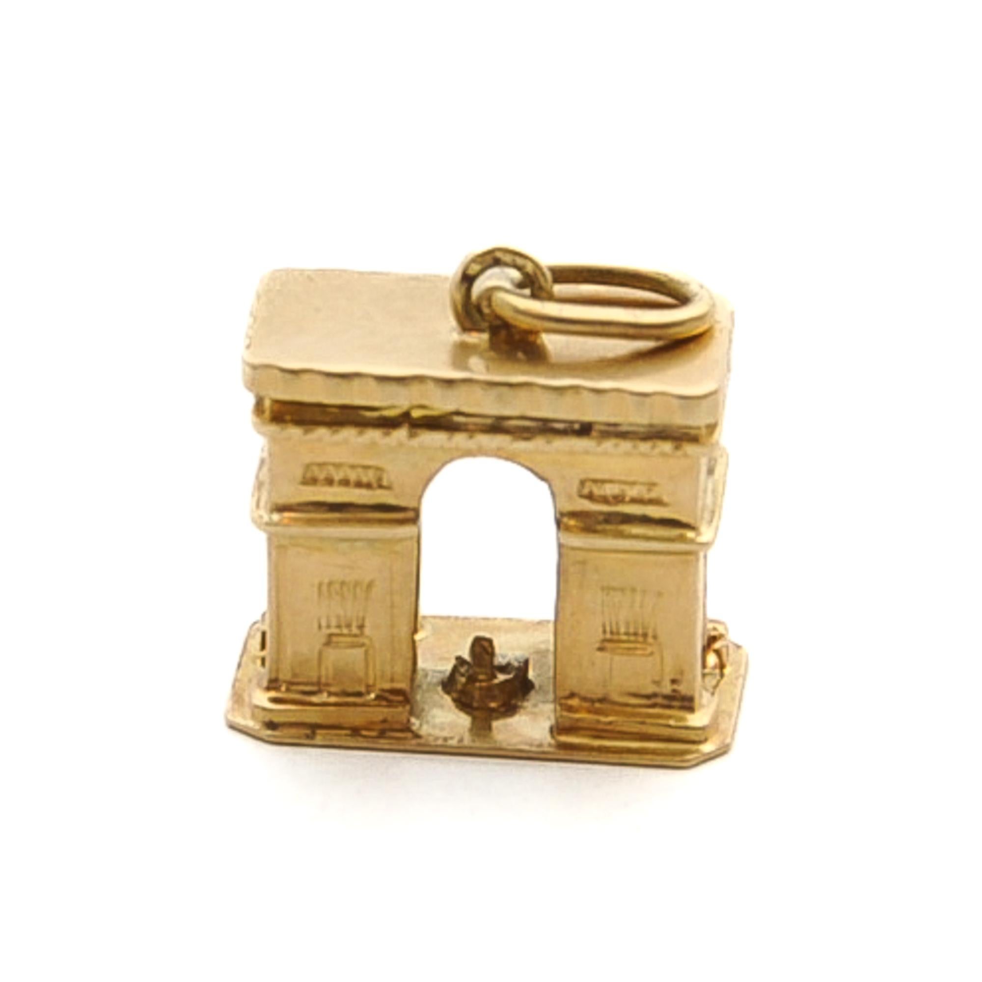 Vintage 18k Gold Paris Arc De Triomphe Charm Pendant 2