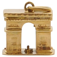 Vintage 18k Gold Paris Arc De Triomphe Charm Pendant