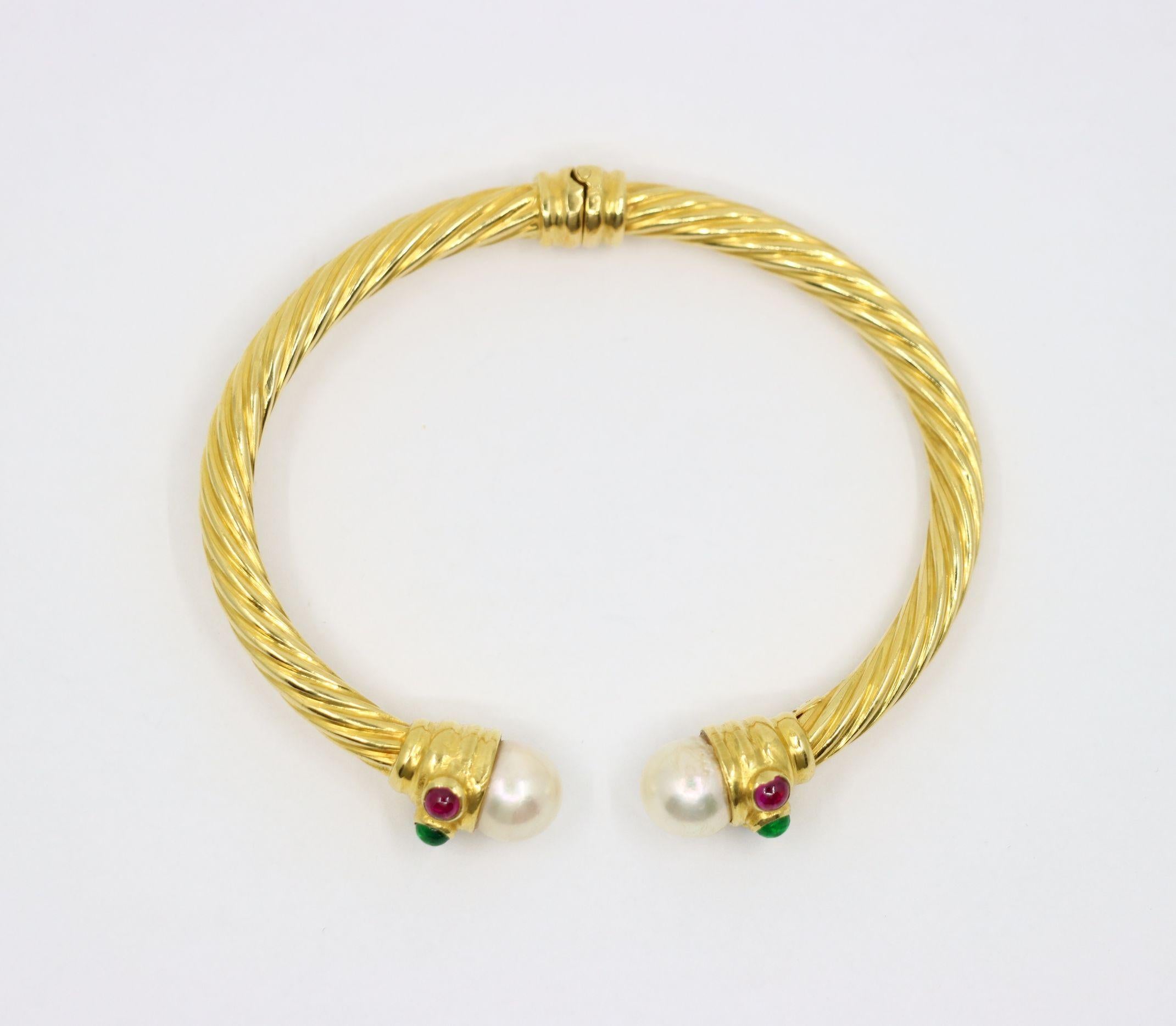 Cabochon Bracciale vintage in oro 18 carati con perle, rubini, zaffiri e smeraldi in vendita