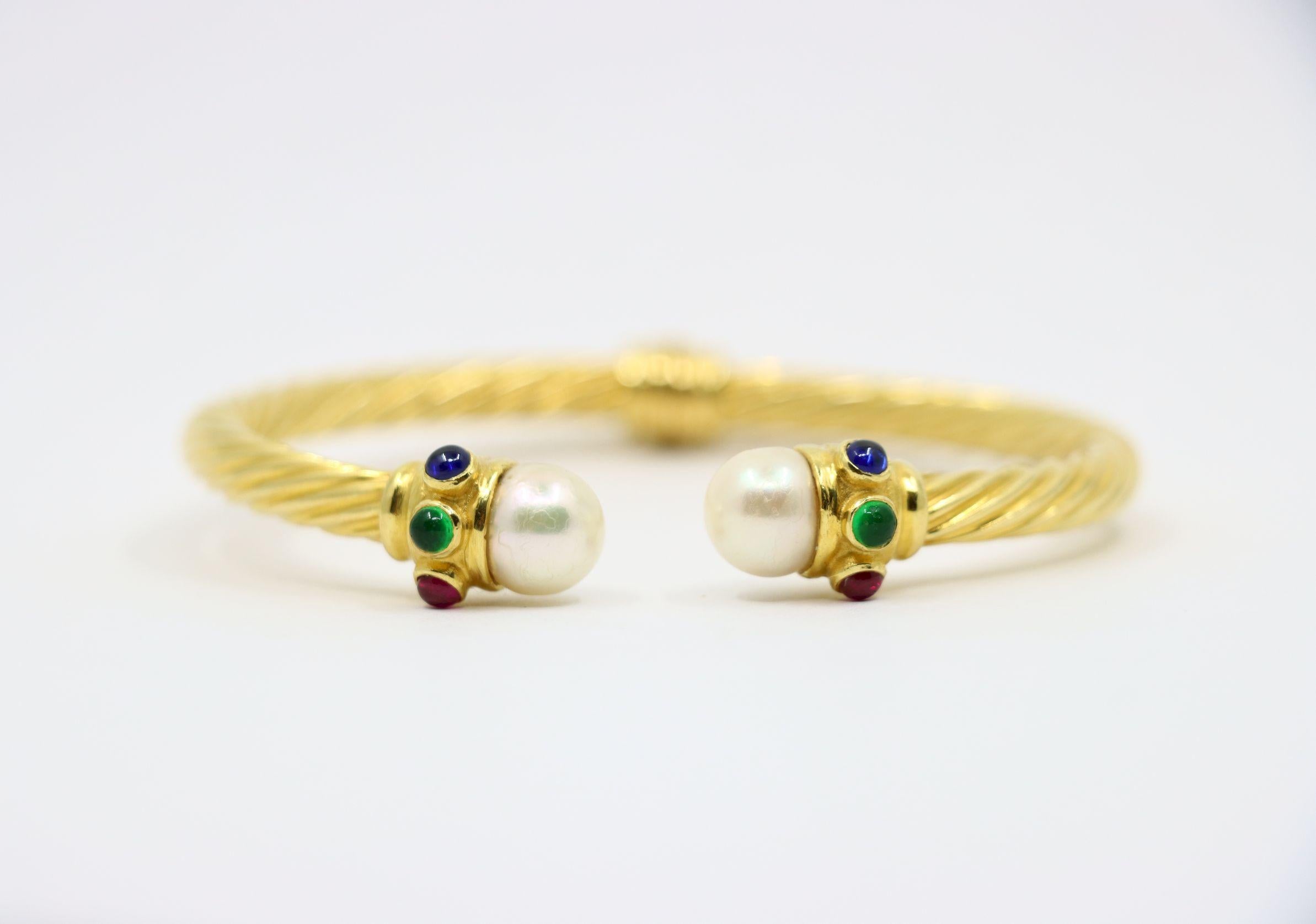 Bracciale vintage in oro 18 carati con perle, rubini, zaffiri e smeraldi in vendita 3